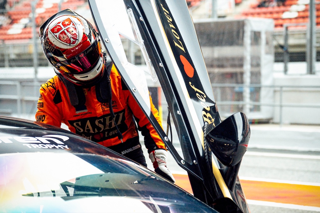 Luca Magnussen bevarede McLaren Trophy-føring i Barcelona
(Foto: Paddock Motorsport)